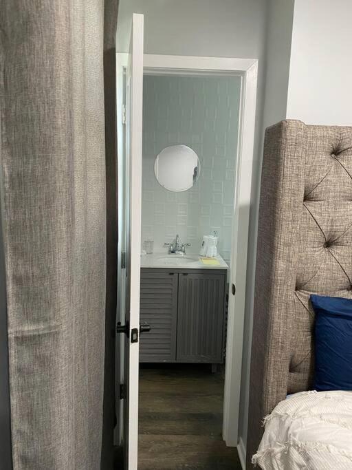 Modern 3Bed 2Bath Ranch With Diy Art Porch 3Tvs And Huge Front Yard To Enjoy! Βίλα Calumet City Εξωτερικό φωτογραφία