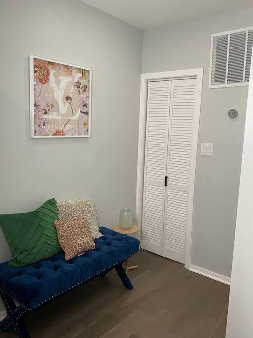 Modern 3Bed 2Bath Ranch With Diy Art Porch 3Tvs And Huge Front Yard To Enjoy! Βίλα Calumet City Εξωτερικό φωτογραφία